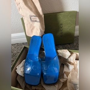 Leather Gucci pumps size 5 with box and duffel